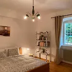 Cozy In A Historic Apartment Merano