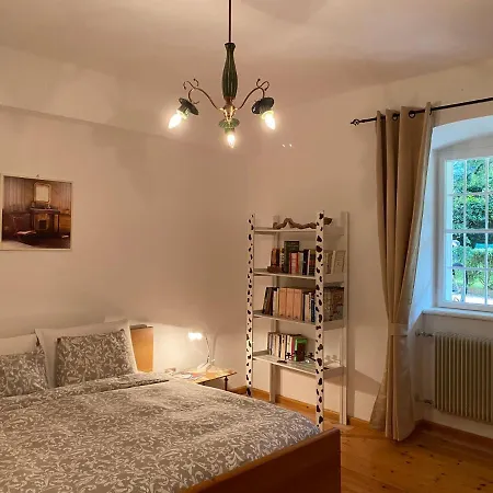 Cozy In A Historic Apartment Merano