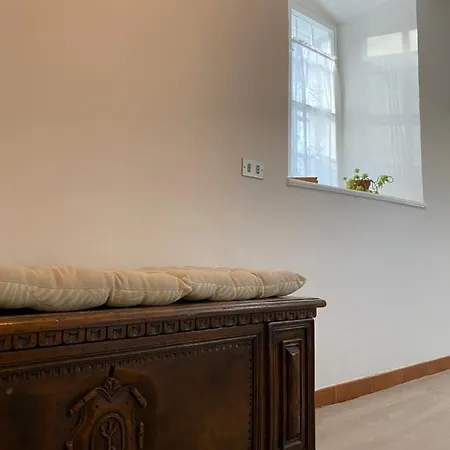 Cozy In A Historic דירה *