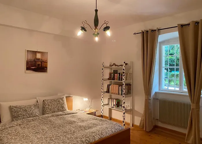 Cozy In A Historic Apartment Meran